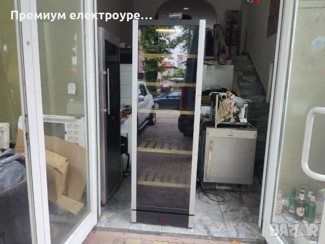 Хладилна витрина за вино Privileg 414литра  с Гаранция !, снимка 2 - Витрини - 49874729