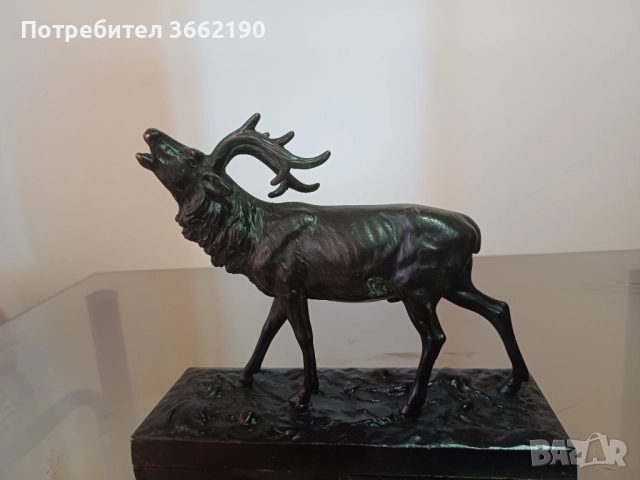 Бронзова фигура на елен
