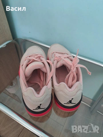 Дамски маратонки Jordan Air Jordan 5 pink 40' Air Jordan 5 Low "Arcti, снимка 11 - Маратонки - 53753659