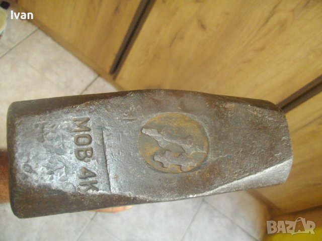 Масивен Чук-Старо Качество-Глава 4,0 кг/5,2 кг-Дървена Дръжка 89см-Немски-Кован-С Метални Клинове, снимка 13 - Други инструменти - 41957642