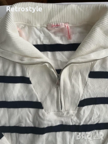 Дамска черно-бяла блузка с яка