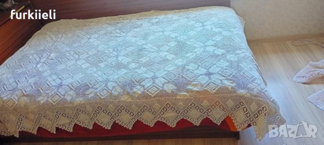 Ръчно плетено покривало за легло