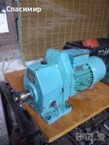 Моторедуктор със спирачка 0,25kw на 1380об редиктор1/10.   Обороти 138