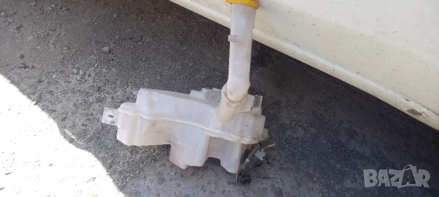 Казанче чистачки Mazda 3, снимка 2 - Части - 51250237