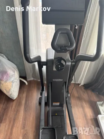 Кростренажор Technogym Elliptical, снимка 10 - Фитнес уреди - 49133836