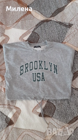 Спортно късо горнище Bershka размер L, снимка 2 - Суичъри - 53642185