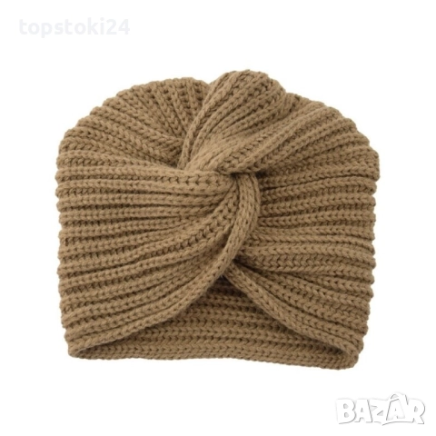 Дамска зимна плетена шапка с усукан възел по средата, снимка 7 - Шапки - 52641505