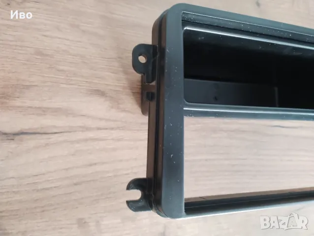 Рамка за табло VW Golf 5 2003г., снимка 4 - Аксесоари и консумативи - 48592326