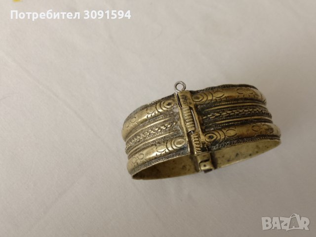 Възрожденска сачанова гривна, снимка 6 - Антикварни и старинни предмети - 41445032