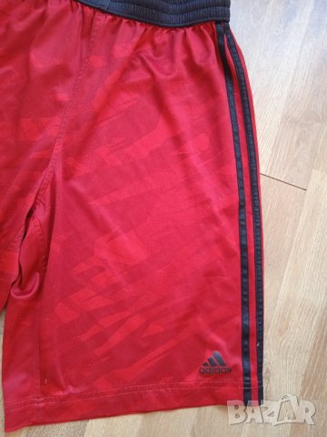 Къси гащи Adidas , снимка 4 - Спортни дрехи, екипи - 42268741