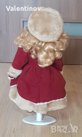 Порцеланова кукла със стойка , снимка 5 - Кукли - 44583128