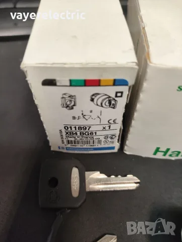 Двупозиционен ключ ф22 мм, със заключване Schneider Electric, XB4 BG61, снимка 4 - Резервни части за машини - 55785621