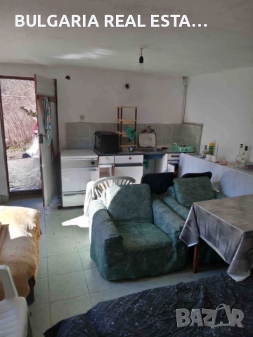 Продавам къща, снимка 2 - Къщи - 52357906