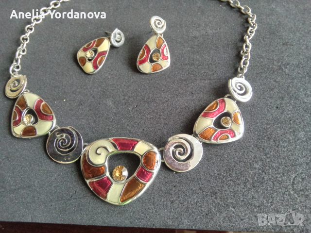 Комплекти колие и обеци намалявам, снимка 2 - Колиета, медальони, синджири - 44571398