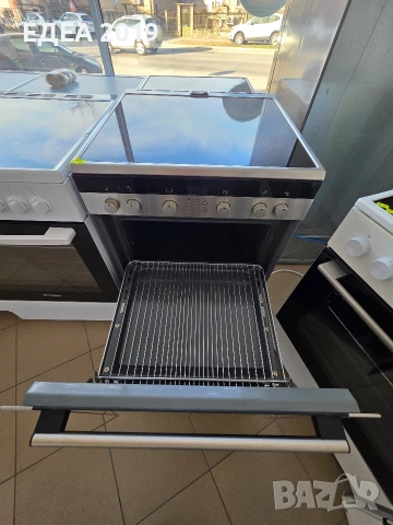 Свободностояща печка с керамични котлони Siemens, снимка 4 - Печки, фурни - 53683347