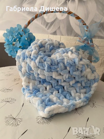 Ръчно плетени одеалца, шапки и шалове., снимка 3 - Спално бельо и завивки - 51197295