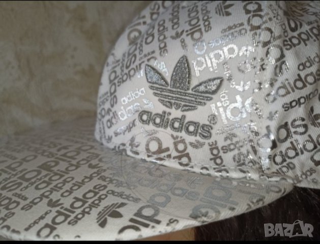 Adidas- L- Нова оригинална шапка с козирка - бяла със сребристо  бродирано лого  и надписи