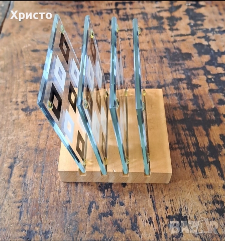 подложки за чаши стъклени на черни и бели квадрати Хенкелс Henkels с дървена поставка, снимка 5 - Други - 52381808