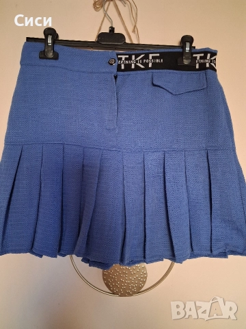 Спортно елегантен костюм с пола на плисета, снимка 4 - Костюми - 52716610