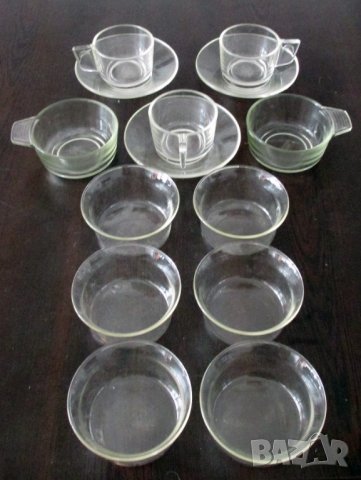 Комплекти нови соц стъклени чашки за кафе или чай и чинийки, снимка 1 - Антикварни и старинни предмети - 39621292