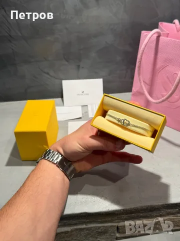 ЧИСТО НОВА 100% оригинална Swarovski дамска гривна, снимка 7 - Гривни - 56181338