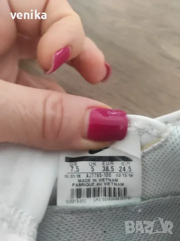 Дамски маратонки Nike 38.5, снимка 4 - Маратонки - 56124580