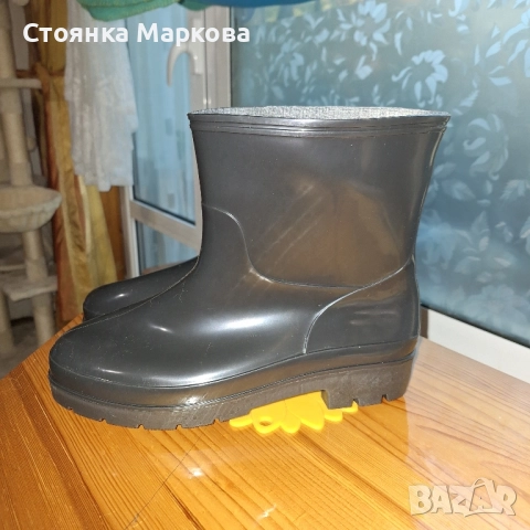 Голям номер гумени ботуши