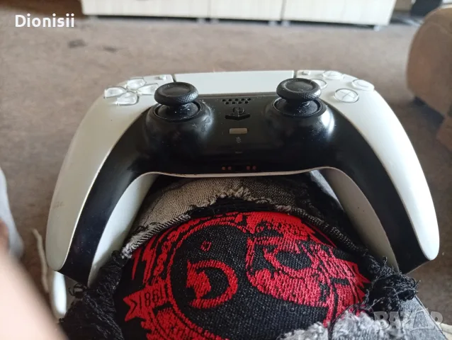 Продавам джойстик за ps5 