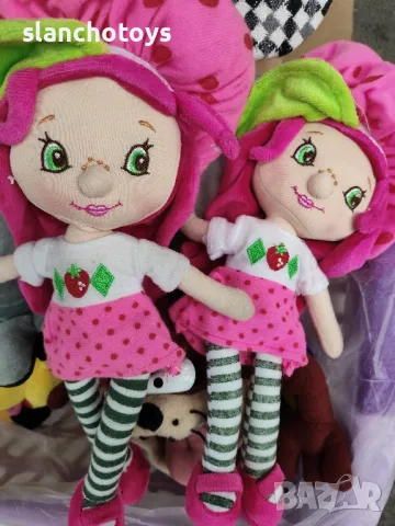 Плюшена кукла Ягодка,около 28см, снимка 1
