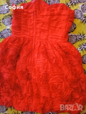 Червена рокля , снимка 2 - Рокли - 53400312