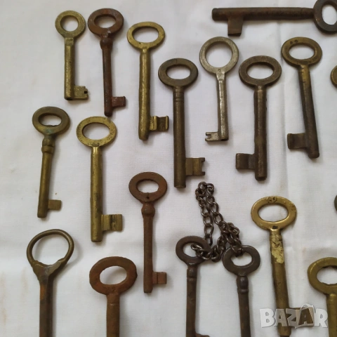 33 стари ключа, снимка 2 - Антикварни и старинни предмети - 53176227