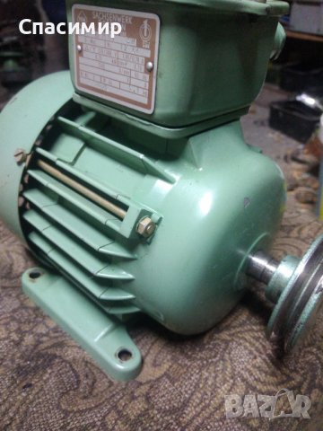 Ел двигател 250w на 1345об, снимка 2 - Електродвигатели - 40158216
