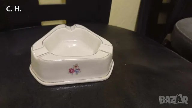 Ретро пепелник