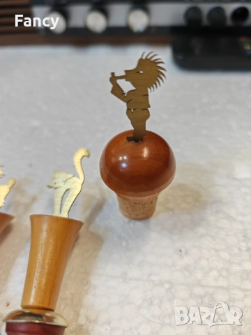 Стари Тапи за бутилки, снимка 4 - Други ценни предмети - 51827514