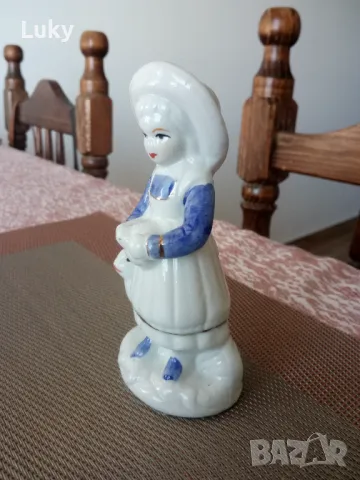 Красива и стилна статуетка., снимка 1