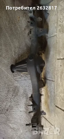 Заден мост за тойота ландкрузер 2000 година 3,4 бензин 