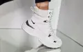 Намаление на дамски зимни боти Nike в бяло, снимка 2
