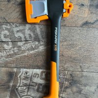 Брадва за цепене на дърва Fiskars X11, снимка 1 - Градински инструменти - 42091764