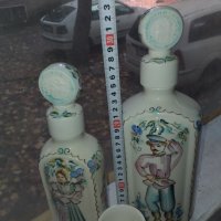 Руски порцелан две бутилки и чашка с казашки мотиви, снимка 4 - Антикварни и старинни предмети - 34442558