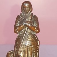 Старинна метална статуетка Жана д'Арк , снимка 1 - Антикварни и старинни предмети - 41760908