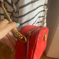 Дамска чанта Gucci (Marmont MATELASSÉ small Shoulder bag, снимка 2 - Чанти - 41450363