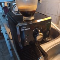 Кафемашина Саеко Поемия с ръкохватка с крема диск, работи отлично и прави хубаво кафе с каймак , снимка 2 - Кафемашини - 41142772