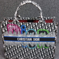 Дамска чанта Christian Dior код 74, снимка 1 - Чанти - 36131685