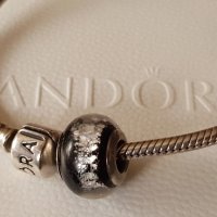 ОРИГИНАЛНА сребърна гривна Пандора PANDORA с 5 талисмана , снимка 8 - Гривни - 40956229