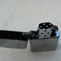 Запалка „Zippo”, снимка 3 - Запалки - 42632815