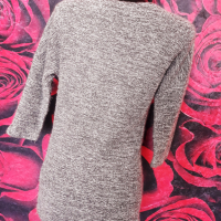 Сива вълнена блуза с  буква В, пайети и блестящ ефект С, снимка 2 - Блузи с дълъг ръкав и пуловери - 36329077