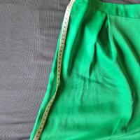 Сатенени къси панталони, снимка 4 - Къси панталони и бермуди - 41924540