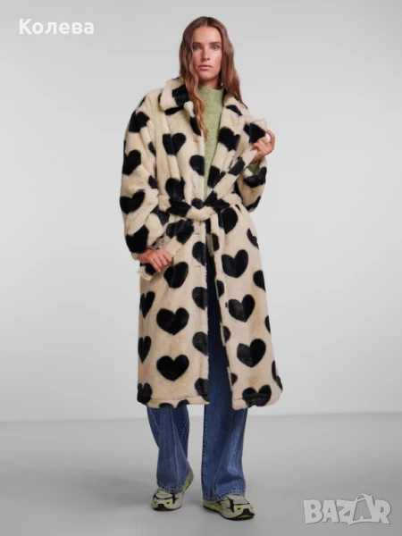 Палто с изкуствен косъм Pieces, снимка 1