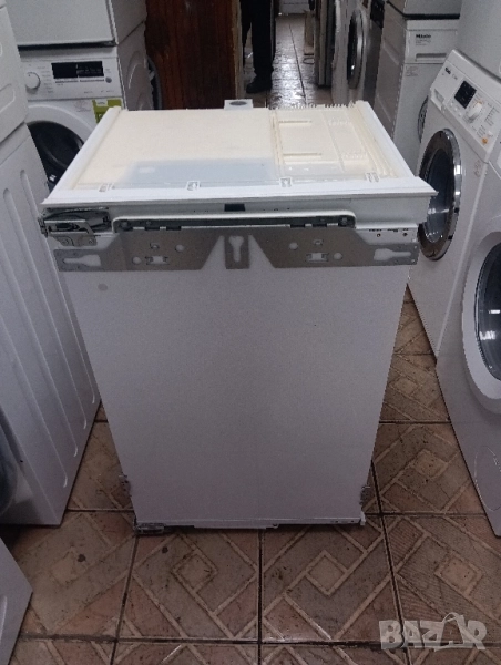 Като нов малък хладилник за вграждане Liebherr Made in Germany 2 години Гаранция!, снимка 1