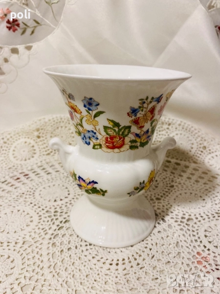 порцеланова ваза, снимка 1